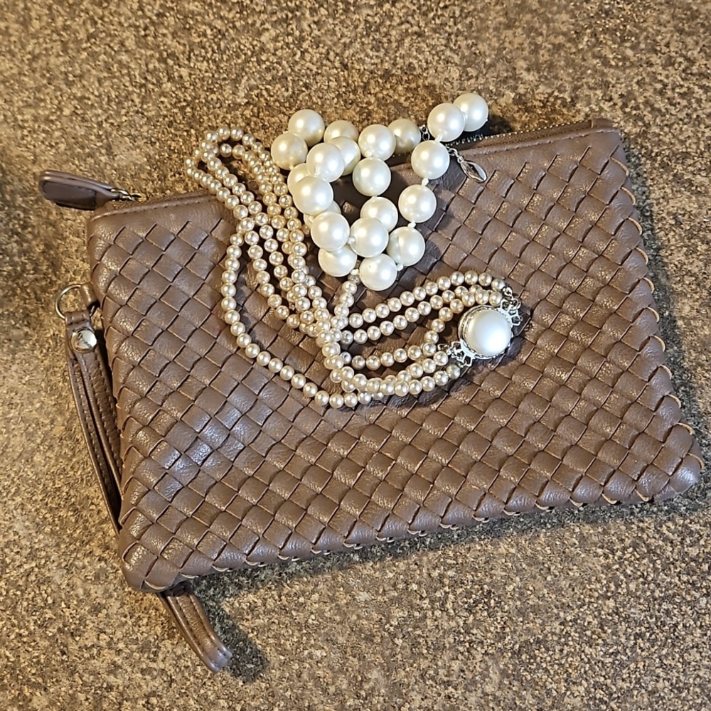 Under One Sky Woven Wristlet - Picture 3 of 6